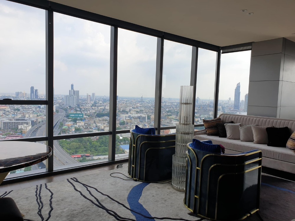For RentCondoWongwianyai, Charoennakor : For rent 📣The Bangkok Sathorn📣 Luxury Condominium next to BTS Surasak station and expressway. Complete furniture and electrical appliances