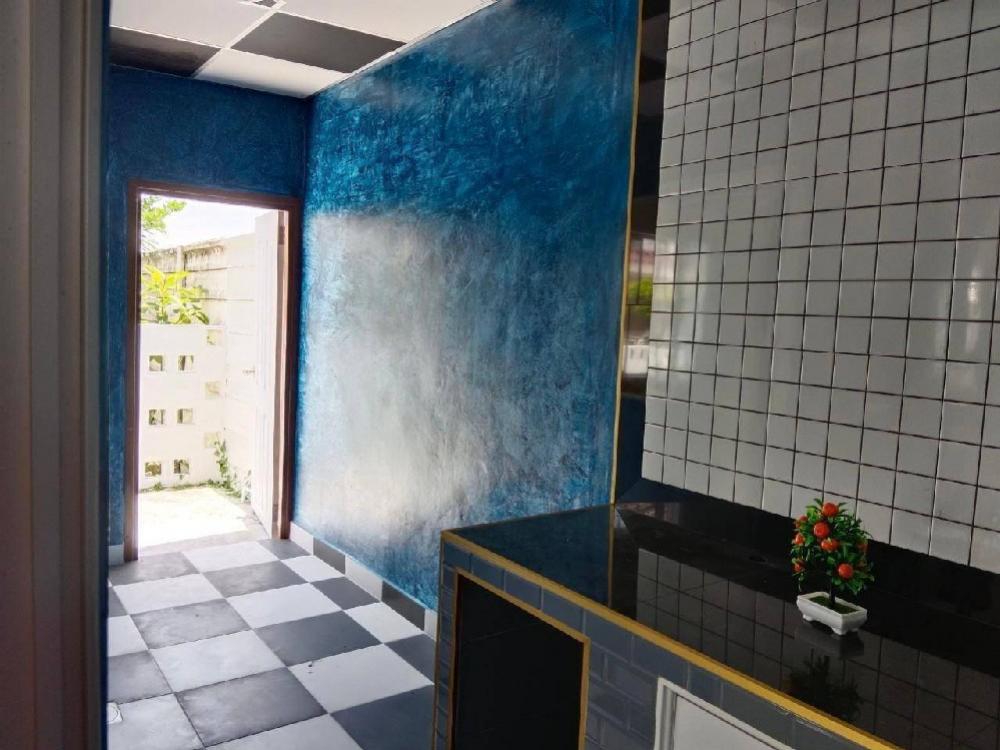 For SaleTownhomePathum Thani,Rangsit, Thammasat : 2-story townhouse for sale on the edge of Pruksa Village 71. (Soi Wat Phrai Fa) Bang Duea, Mueang Pathum Thani, Nonthaburi, Pathum Thani Market