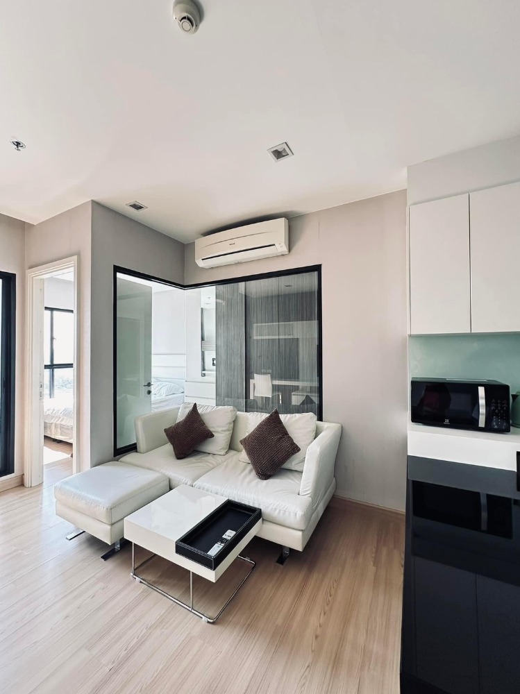 For RentCondoWongwianyai, Charoennakor : For rent✨Urbano Absolute Sathron Taksin✨ Charoen Nakhon area, near BTS Charoen Krung, Icon Siam, Sathorn, Silom, furniture, complete electrical appliances.
