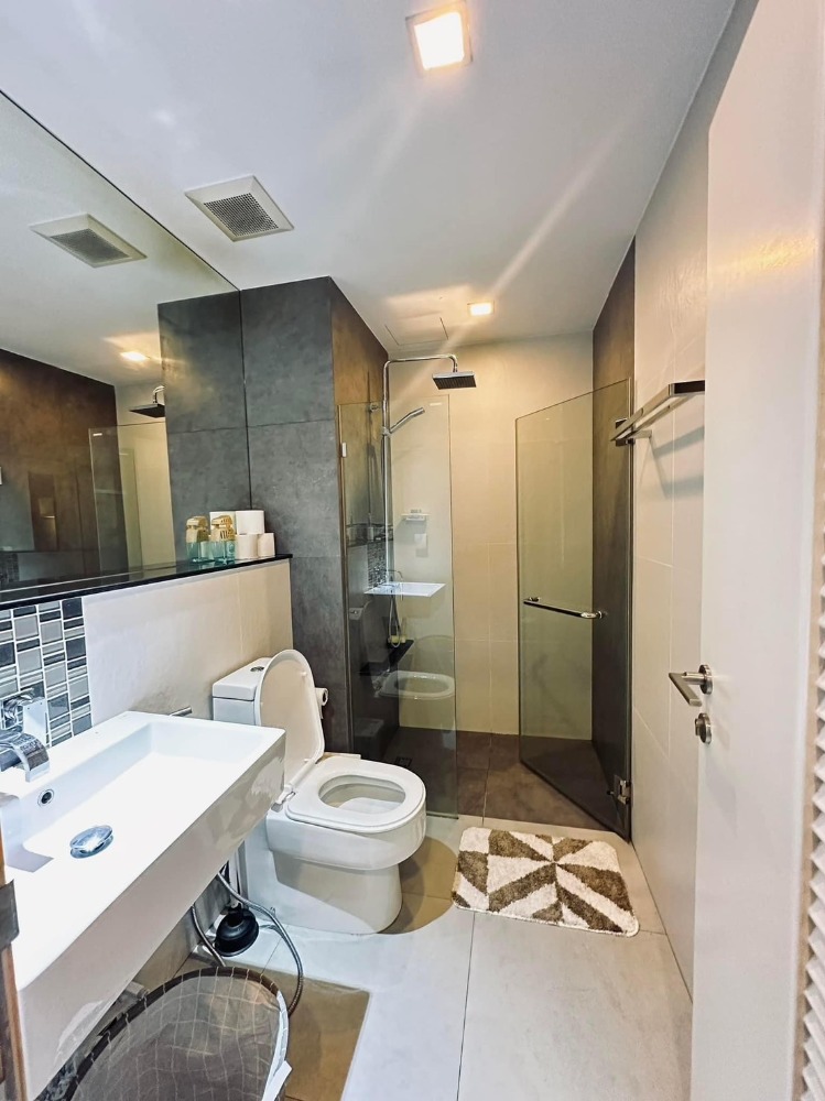 For RentCondoWongwianyai, Charoennakor : For rent✨Urbano Absolute Sathron Taksin✨ Charoen Nakhon area, near BTS Charoen Krung, Icon Siam, Sathorn, Silom, furniture, complete electrical appliances.