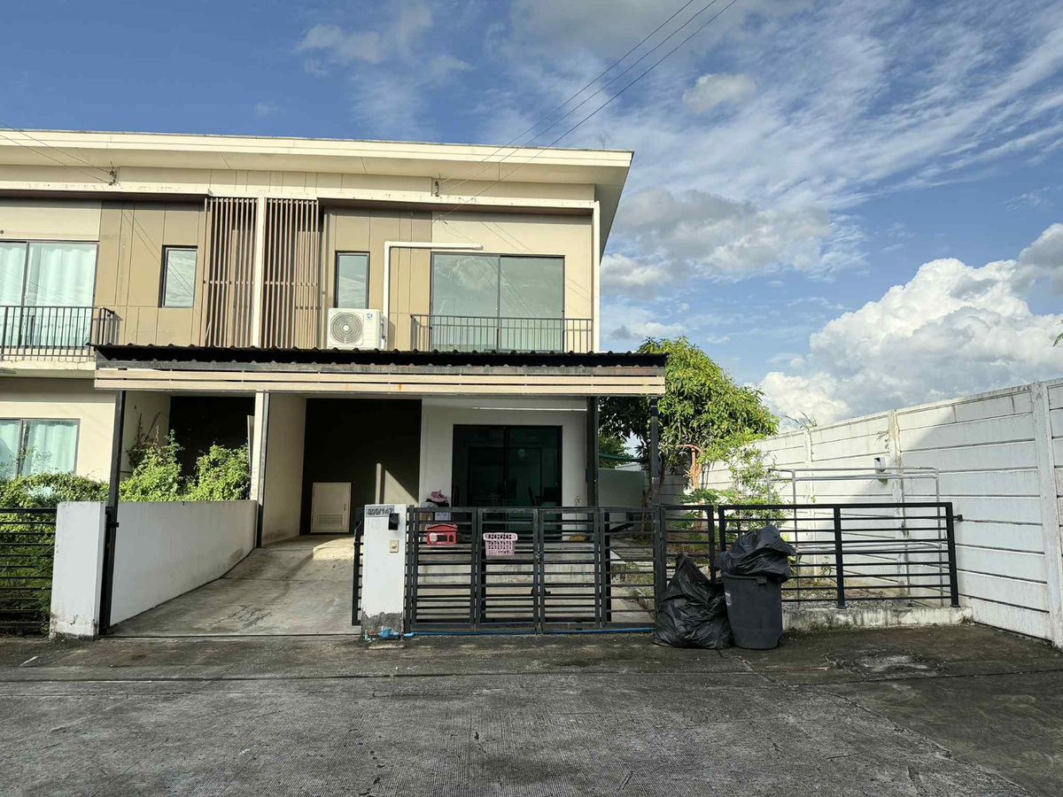 ให้เช่าทาวน์โฮมนวมินทร์ รามอินทรา : 🏡 #ให้เช่าทาวน์โฮมส์2ชั้นหลังริม ปลูกต้นไม้เลี้ยงสัตว์ได้สวยสวย #โครงการเดอะคอนเนค43 วงแหวนรามอินทรา2   ราคา15,000/เดือน  #เลี้ยงสัตว์ได้  #ใกล้แฟชั่นไอส์แลนด์ 4.5 กม.  #จดทะเบียนบริษัทได้