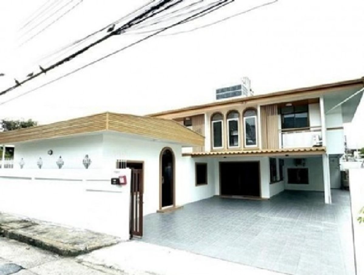 ให้เช่าโฮมออฟฟิศโชคชัย4 ลาดพร้าว71 : โทร. 081-632-0632 ให้เช่าบ้านเดี่ยว Home Office 2 ชั้น ทำเลสุทธิสาร ลาดพร้าว 48 ใกล้ MRT ภาวนา / ซอยวัฒนานิเวศน์ /  Renovate ใหม่ / จอดรถ 7-8 คัน / แอร์ 4 เครื่อง / Home Office