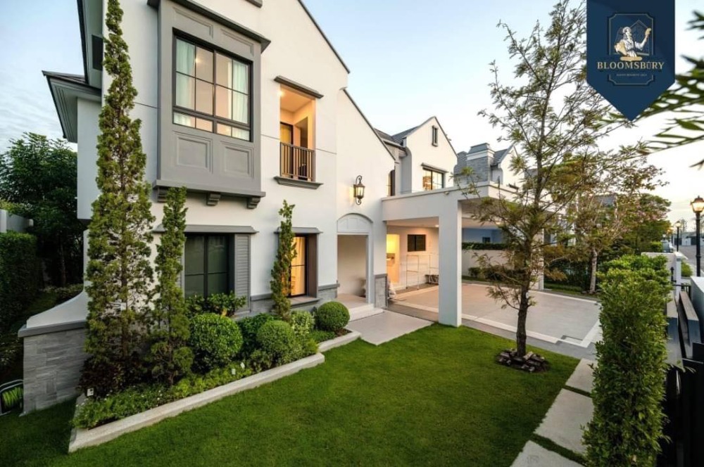 For RentHousePattanakan, Srinakarin : Single house for rent, corner house, Nantawan Rama 9, New Krungthepkreetha, 2 floors, 4 bedrooms, 5 bathrooms.