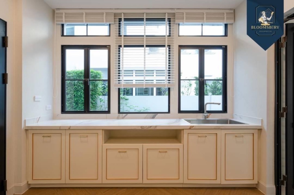 ให้เช่าบ้านพัฒนาการ ศรีนครินทร์ : ให้เช่าบ้านเดี่ยว หลังมุม Nantawan Rama 9 New Krungthepkreetha  2ชั้น 4ห้องนอน 5ห้องน้ำ