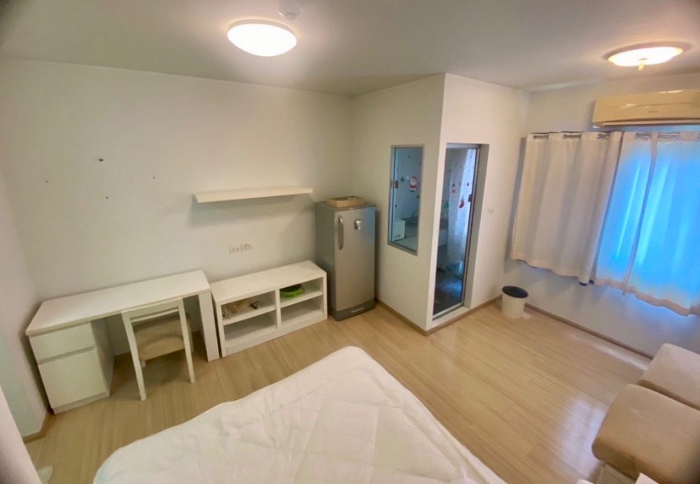 For RentCondoRama9, Petchburi, RCA : 🏢 Condo for rent, A Space Asoke-Ratchada, Building B, size 35 sq m., swimming pool view, ready to move in 15 January.