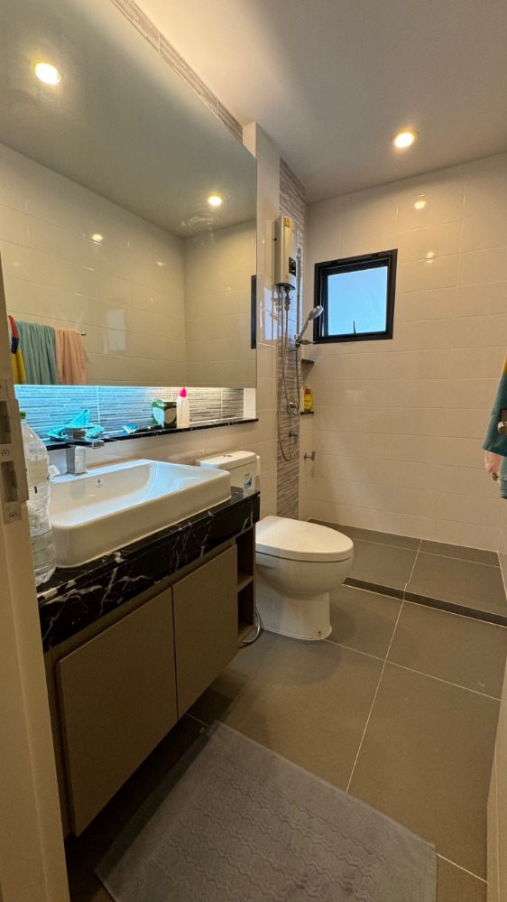 For RentHousePattanakan, Srinakarin : K-5405 Urgent for rent! Burasiri Phatthanakan, beautiful house, ready to move in, good location, next to the garden, near the center.