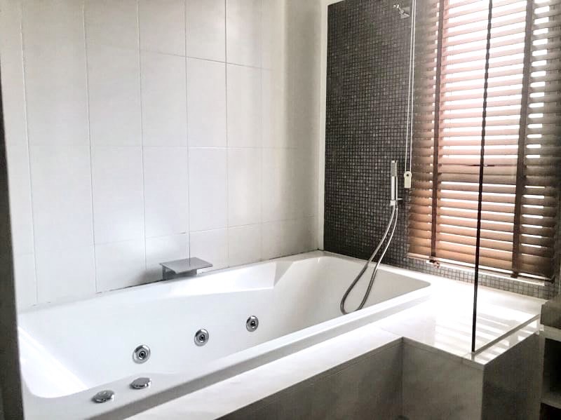 For SaleCondoPattaya, Bangsaen, Chonburi : Condo for sale, North Point Pattaya, 2 bedrooms, fully furnished, ready to move in, high floor (S03-1641)S