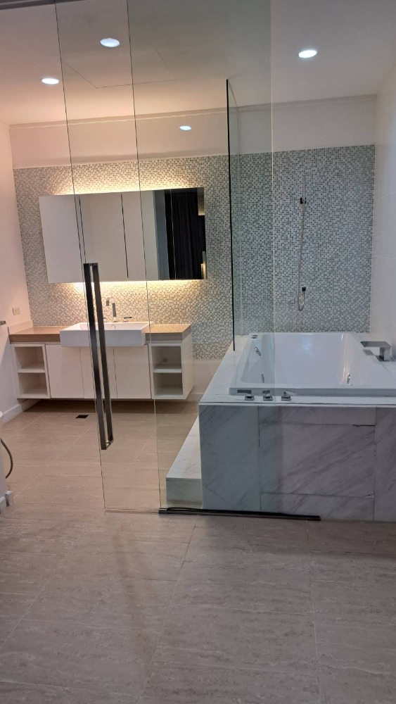 ขายคอนโดพัทยา บางแสน ชลบุรี สัตหีบ : ขายคอนโด Northpoint Pattaya 2 นอน พร้อมผู้เช่า ห้องมุม (S03-1643)