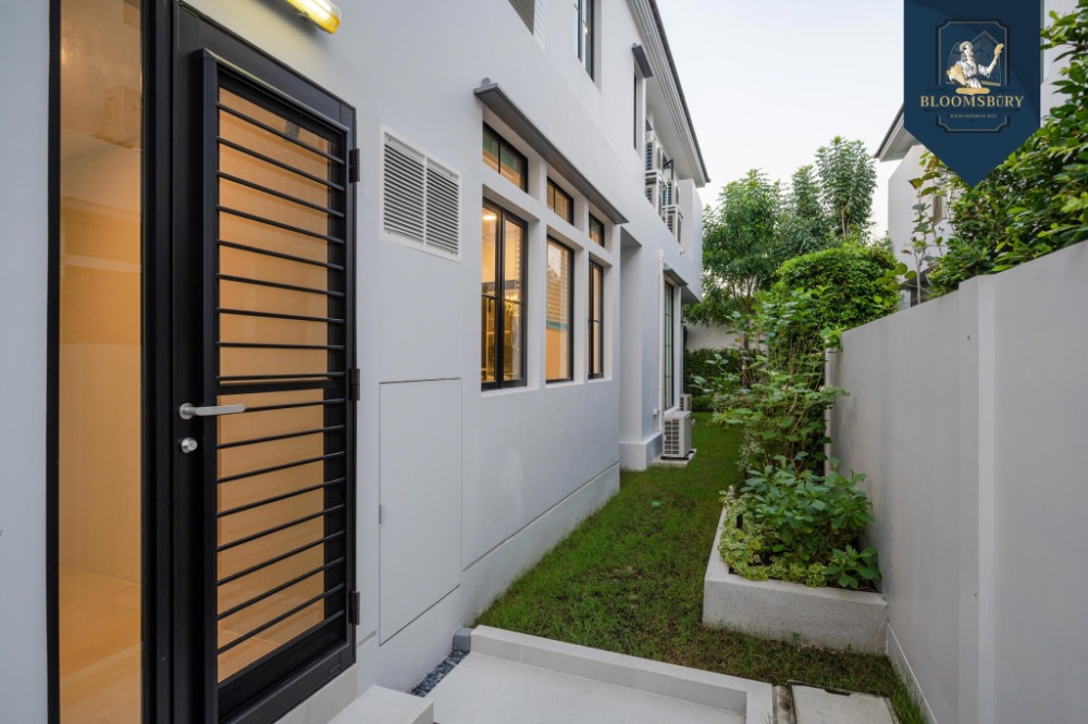 For RentHousePattanakan, Srinakarin : Nantawan Rama 9 - New Krungthepkreetha / 4 Bedrooms (FOR RENT) BZD076