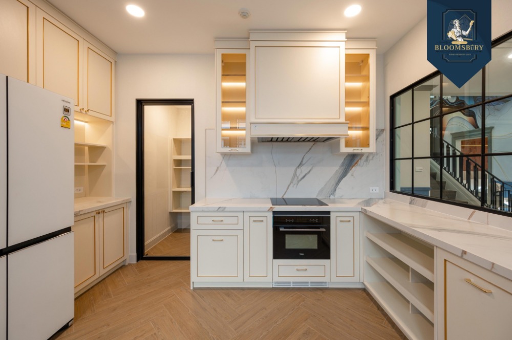 For RentHousePattanakan, Srinakarin : Nantawan Rama 9 - New Krungthepkreetha / 4 Bedrooms (FOR RENT) BZD076