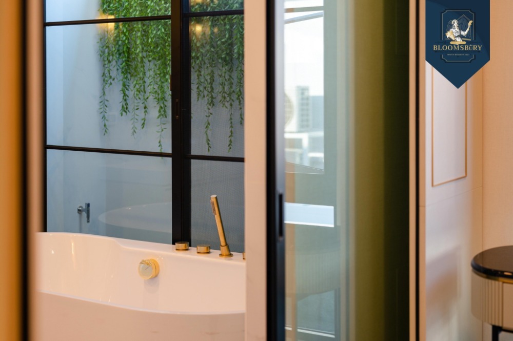 For RentHousePattanakan, Srinakarin : Nantawan Rama 9 - New Krungthepkreetha / 4 Bedrooms (FOR RENT) BZD076