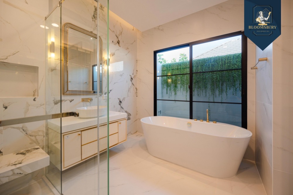 For RentHousePattanakan, Srinakarin : Nantawan Rama 9 - New Krungthepkreetha / 4 Bedrooms (FOR RENT) BZD076