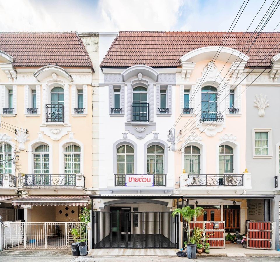 For SaleTownhomeKasetsart, Ratchayothin : Baan Klang Muang Monte - Carlo / 3 Bedrooms (SALE) FAH010
