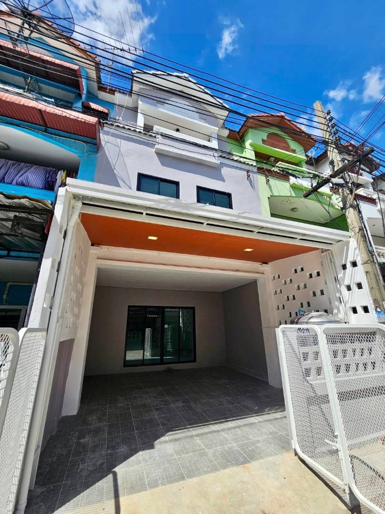 ขายทาวน์โฮมเลียบทางด่วนรามอินทรา : ขายทาวน์โฮม 3 ชั้น หมู่บ้านเพลินวิภา เลียบด่วนเอกมัย-รามอินทรา รถไฟฟ้าสายสีชมพู นวลจันทร์ รามอินทรา40 ตลาดนัดเลียบด่วน ทางด่วนเอกมัย-รามอินทรา บึงกุ่ม แฟชั่นไอแลนด์ โรงพยาบาลนพรัตน โรงพยาบาลสินแพทย์ โรงเรียนบดินทร์เดช