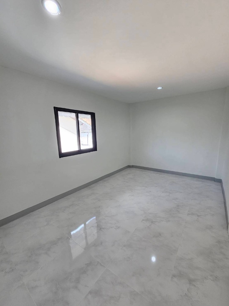 ขายทาวน์โฮมเลียบทางด่วนรามอินทรา : ขายทาวน์โฮม 3 ชั้น หมู่บ้านเพลินวิภา เลียบด่วนเอกมัย-รามอินทรา รถไฟฟ้าสายสีชมพู นวลจันทร์ รามอินทรา40 ตลาดนัดเลียบด่วน ทางด่วนเอกมัย-รามอินทรา บึงกุ่ม แฟชั่นไอแลนด์ โรงพยาบาลนพรัตน โรงพยาบาลสินแพทย์ โรงเรียนบดินทร์เดช