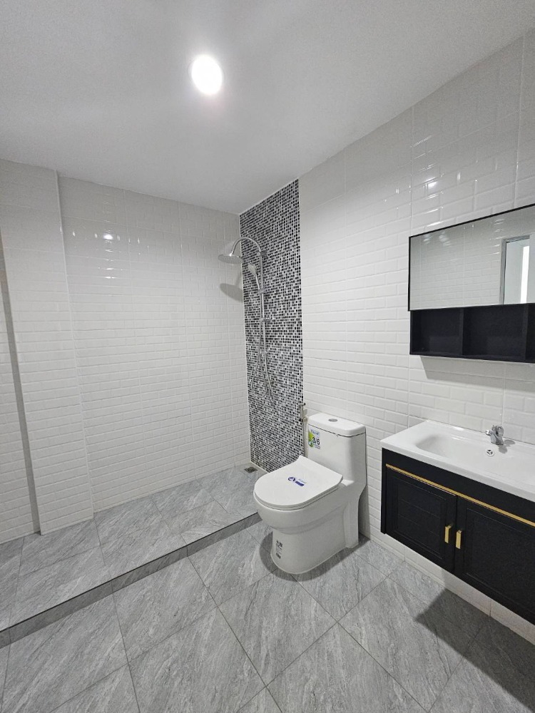 ขายทาวน์โฮมเลียบทางด่วนรามอินทรา : ขายทาวน์โฮม 3 ชั้น หมู่บ้านเพลินวิภา เลียบด่วนเอกมัย-รามอินทรา รถไฟฟ้าสายสีชมพู นวลจันทร์ รามอินทรา40 ตลาดนัดเลียบด่วน ทางด่วนเอกมัย-รามอินทรา บึงกุ่ม แฟชั่นไอแลนด์ โรงพยาบาลนพรัตน โรงพยาบาลสินแพทย์ โรงเรียนบดินทร์เดช