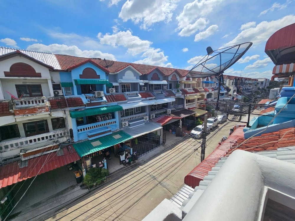 ขายทาวน์โฮมเลียบทางด่วนรามอินทรา : ขายทาวน์โฮม 3 ชั้น หมู่บ้านเพลินวิภา เลียบด่วนเอกมัย-รามอินทรา รถไฟฟ้าสายสีชมพู นวลจันทร์ รามอินทรา40 ตลาดนัดเลียบด่วน ทางด่วนเอกมัย-รามอินทรา บึงกุ่ม แฟชั่นไอแลนด์ โรงพยาบาลนพรัตน โรงพยาบาลสินแพทย์ โรงเรียนบดินทร์เดช