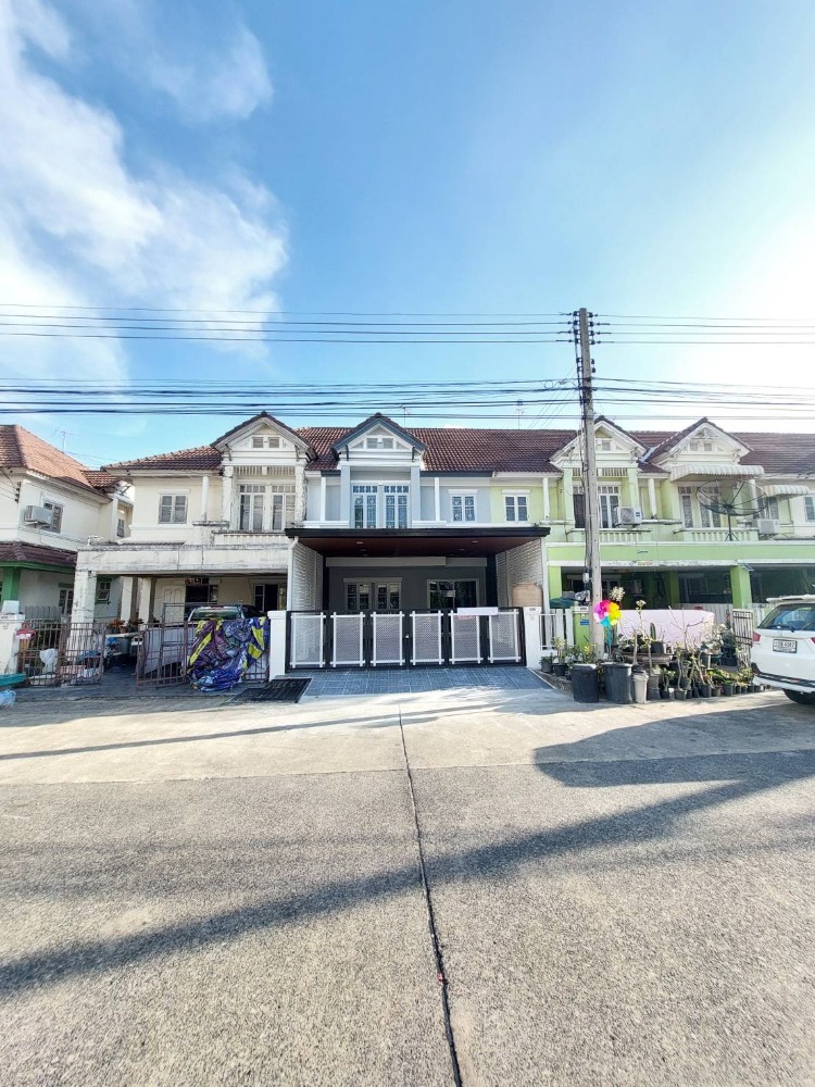 ขายทาวน์โฮมปทุมธานี รังสิต ธรรมศาสตร์ : ทาวน์เฮ้าส์ 2 ชั้น หมู่บ้าน ปิยะวรารมย์  ถนน ไสวประชาราษฎร์ ลำลูกกาคลอง 4 ดรีมเวิลด์ รถไฟฟ้าสายสีเขียว ฟิวเจอร์พาร์ค รังสิต เซียร์รังสิต สกายวอล์ค ลำลูกกา