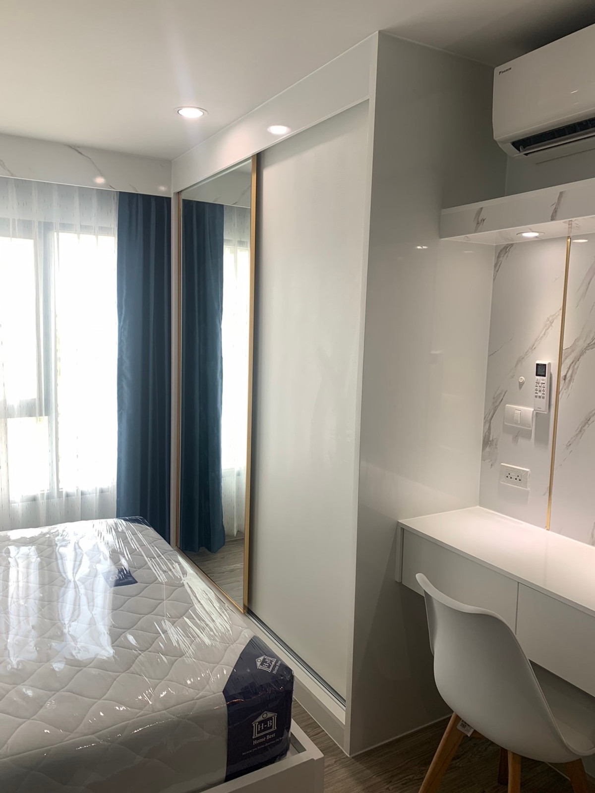 For RentCondoRamkhamhaeng, Hua Mak : Condo for rent: Rye, Rye Hua Mak, Building B, 5th floor, built-in, luxurious throughout the room, open view, very beautiful, rental price 12,000 baht.