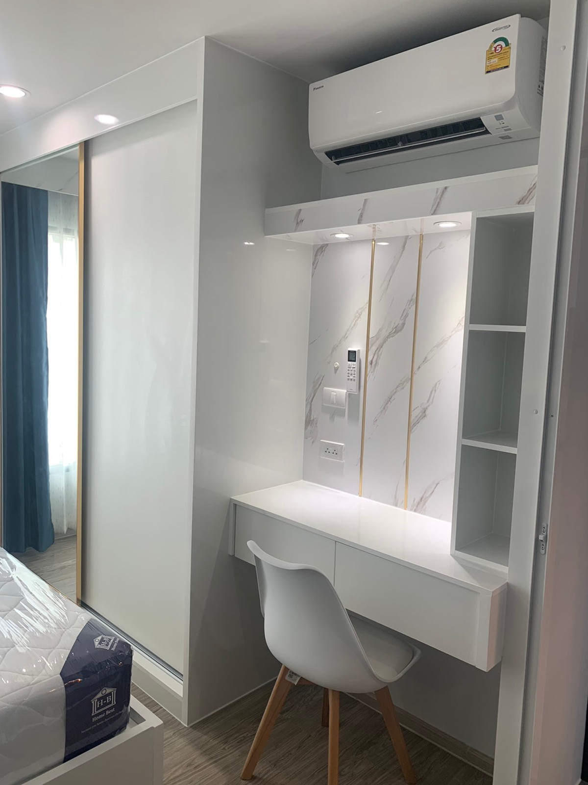 For RentCondoRamkhamhaeng, Hua Mak : Condo for rent: Rye, Rye Hua Mak, Building B, 5th floor, built-in, luxurious throughout the room, open view, very beautiful, rental price 12,000 baht.