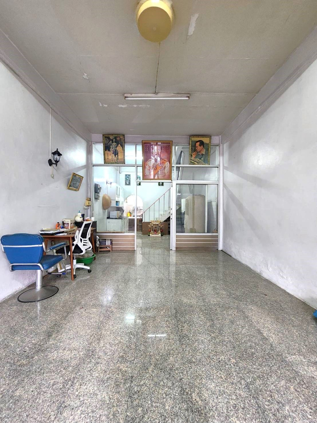 For SaleShop HouseRatchadapisek, Huaikwang, Suttisan : 3-story commercial building for sale, Soi Pracha Songkhro 16