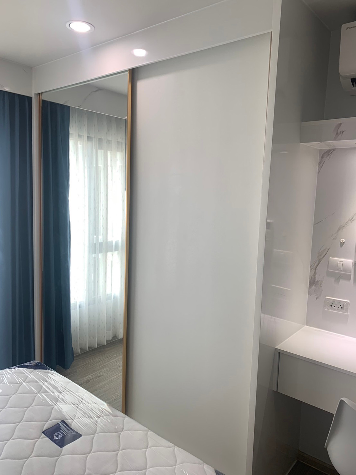 For RentCondoRamkhamhaeng, Hua Mak : Condo for rent: Rye, Rye Hua Mak, Building B, 5th floor, built-in, luxurious throughout the room, open view, very beautiful, rental price 12,000 baht.