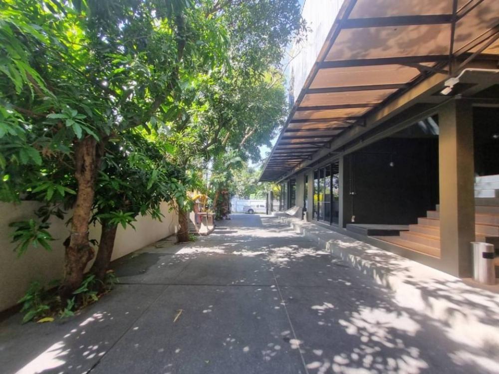 ให้เช่าโฮมออฟฟิศรัชดา ห้วยขวาง : ปล่อยเช่าโฮมออฟฟิศ รัชดา 32 - 36 ที่จอดรถ 8 คัน พื้นที่ใช้สอย 1,200 ตารางเมตร จดทะเบียนบริษัท หรือทำธุรกิจได้