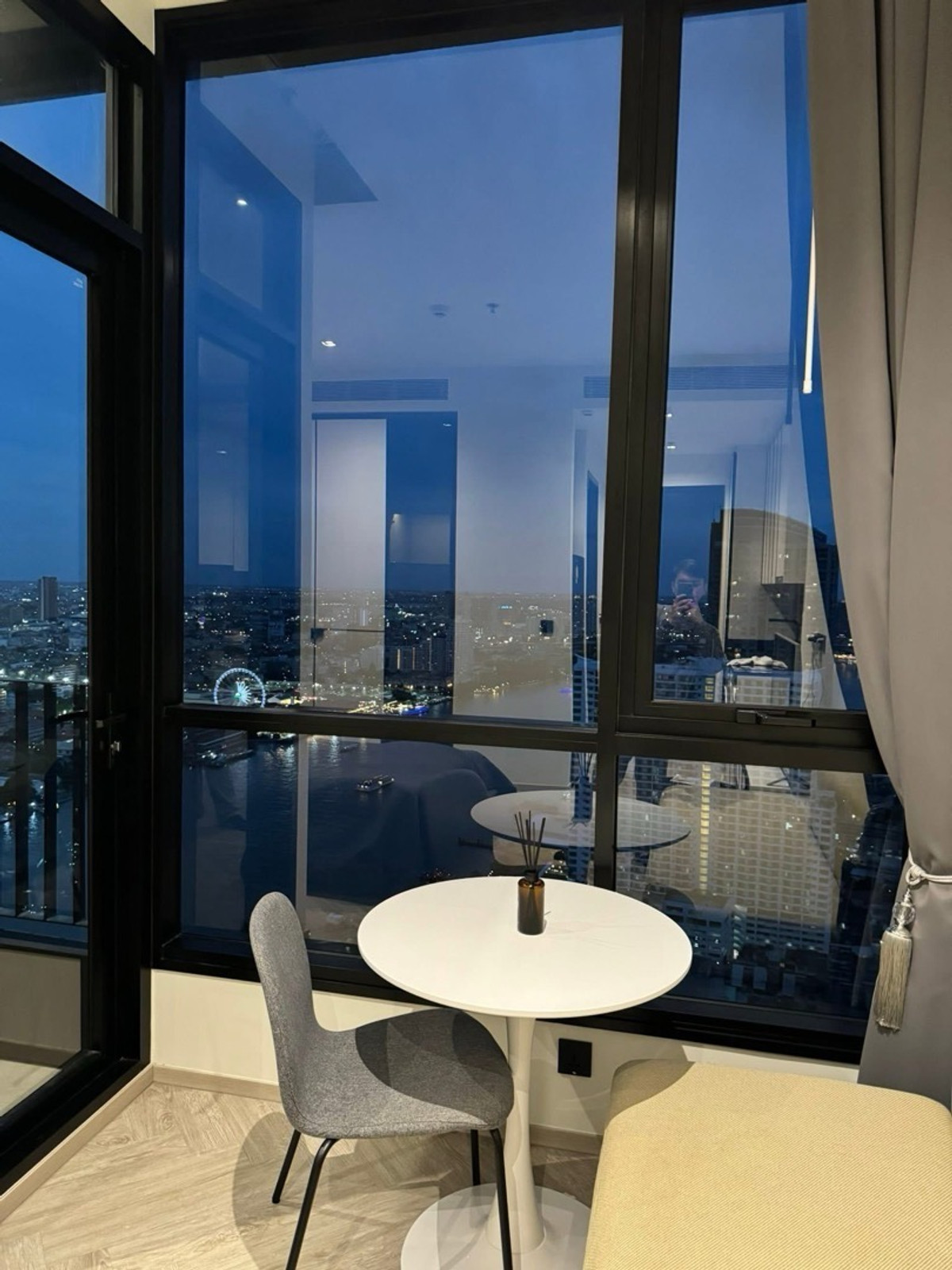 For RentCondoWongwianyai, Charoennakor : For Rent 📍 Chapter Charoennakhorn-Riverside 🏙️🏞️ Fully furnished inbox  Line : @ladysai (have @ )