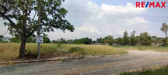 For SaleLandSamut Prakan,Samrong : Land for sale to build a house Bangna-Trad Road, Km. 18, Lakewood Country Club Golf Course, 374 sq m., cheapest price.
