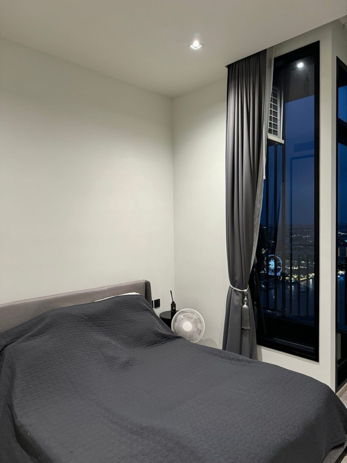 For RentCondoWongwianyai, Charoennakor : For Rent 📍 Chapter Charoennakhorn-Riverside 🏙️🏞️ Fully furnished inbox  Line : @ladysai (have @ )