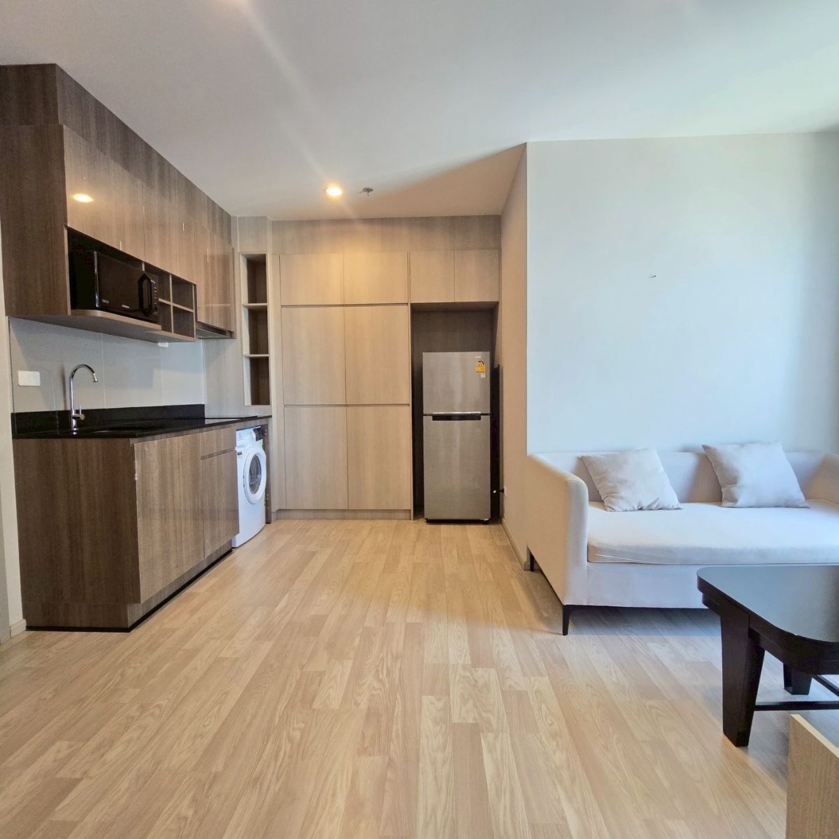 ให้เช่าคอนโดบางนา แบริ่ง ลาซาล : 🌟NEW⭐FOR RENT คอนโด 1 BEDROOM ❤ 42 ตรม. ชั้นสูง วิวสวย