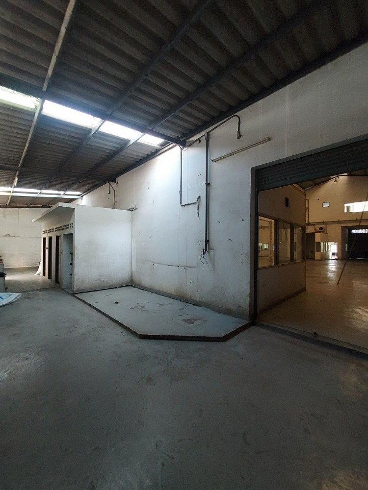 ขายโรงงานสมุทรปราการ สำโรง : ขายโรงงานมินิแฟคทอรี่ สุธาวี (เดิมเป็นโรงพิมพ์)  พร้อมใบรง.4  ถ.ปานวิถี ต.บางเพรียง อ.บางบ่อ สมุทรปราการ  โรงงานโกดัง 2 ชั้น เนื้อที่ 176 ตรว.