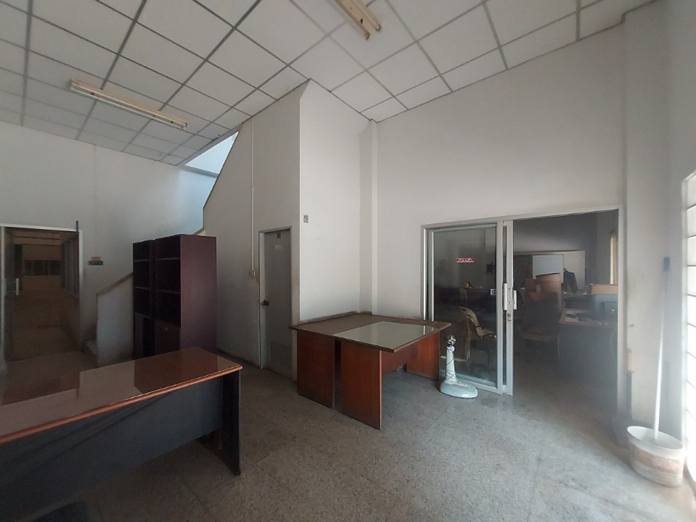 ขายโรงงานสมุทรปราการ สำโรง : ขายโรงงานมินิแฟคทอรี่ สุธาวี (เดิมเป็นโรงพิมพ์)  พร้อมใบรง.4  ถ.ปานวิถี ต.บางเพรียง อ.บางบ่อ สมุทรปราการ  โรงงานโกดัง 2 ชั้น เนื้อที่ 176 ตรว.