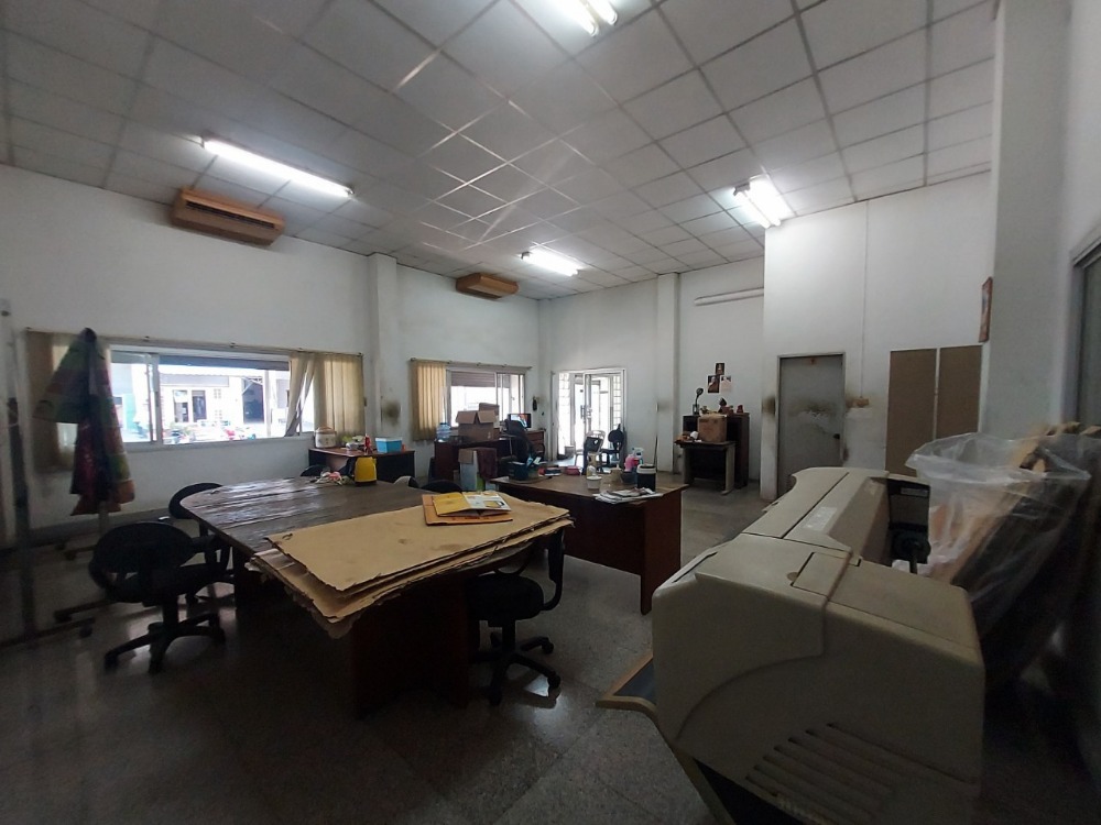 ขายโรงงานสมุทรปราการ สำโรง : ขายโรงงานมินิแฟคทอรี่ สุธาวี (เดิมเป็นโรงพิมพ์)  พร้อมใบรง.4  ถ.ปานวิถี ต.บางเพรียง อ.บางบ่อ สมุทรปราการ  โรงงานโกดัง 2 ชั้น เนื้อที่ 176 ตรว.