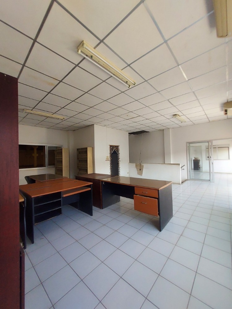 ขายโรงงานสมุทรปราการ สำโรง : ขายโรงงานมินิแฟคทอรี่ สุธาวี (เดิมเป็นโรงพิมพ์)  พร้อมใบรง.4  ถ.ปานวิถี ต.บางเพรียง อ.บางบ่อ สมุทรปราการ  โรงงานโกดัง 2 ชั้น เนื้อที่ 176 ตรว.