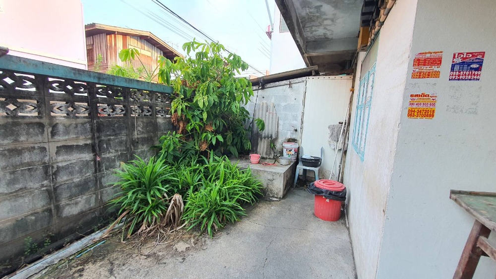 ขายที่ดินเกษตรศาสตร์ รัชโยธิน : ขายที่ดิน 50 ตรว. (แถมอพาร์ทเม้น)   ซอยพหลโยธิน 52  แยก 19 (ซอยร่วมใจ 7)  แขวงคลองถนน เขตบางเขน กทม. ใกล้ม.นอร์ทกรุงเทพ ตลาดยิ่งเจริญ