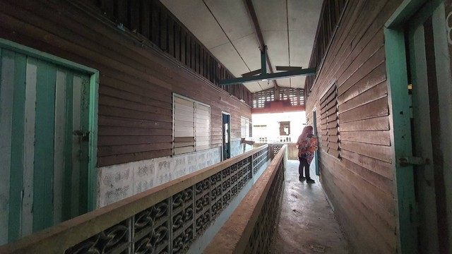 ขายที่ดินเกษตรศาสตร์ รัชโยธิน : ขายที่ดิน 50 ตรว. (แถมอพาร์ทเม้น)   ซอยพหลโยธิน 52  แยก 19 (ซอยร่วมใจ 7)  แขวงคลองถนน เขตบางเขน กทม. ใกล้ม.นอร์ทกรุงเทพ ตลาดยิ่งเจริญ