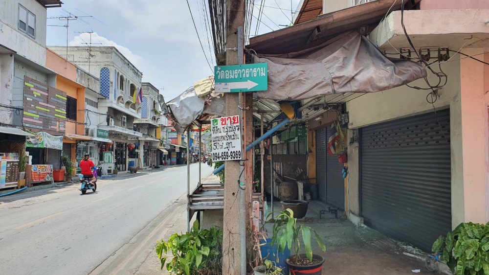 ขายที่ดินเกษตรศาสตร์ รัชโยธิน : ขายที่ดิน 50 ตรว. (แถมอพาร์ทเม้น)   ซอยพหลโยธิน 52  แยก 19 (ซอยร่วมใจ 7)  แขวงคลองถนน เขตบางเขน กทม. ใกล้ม.นอร์ทกรุงเทพ ตลาดยิ่งเจริญ