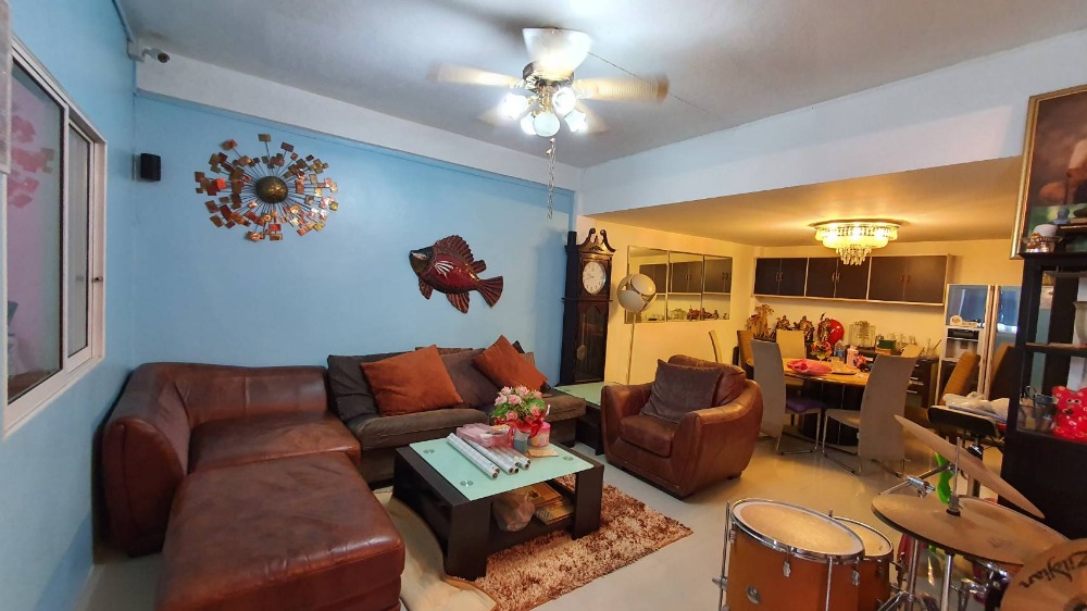 For SaleShop HouseWongwianyai, Charoennakor : Shophouse for sale, 3.5 floors, 2 units, adding a mezzanine and adding a rooftop, Soi Charoen Nakhon 49, suitable for an office or residence.