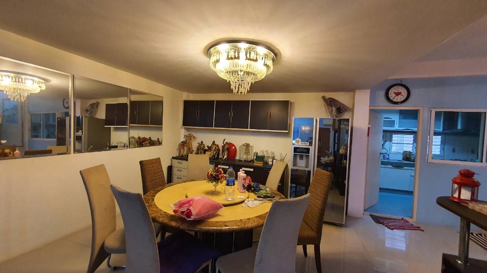 For SaleShop HouseWongwianyai, Charoennakor : Shophouse for sale, 3.5 floors, 2 units, adding a mezzanine and adding a rooftop, Soi Charoen Nakhon 49, suitable for an office or residence.