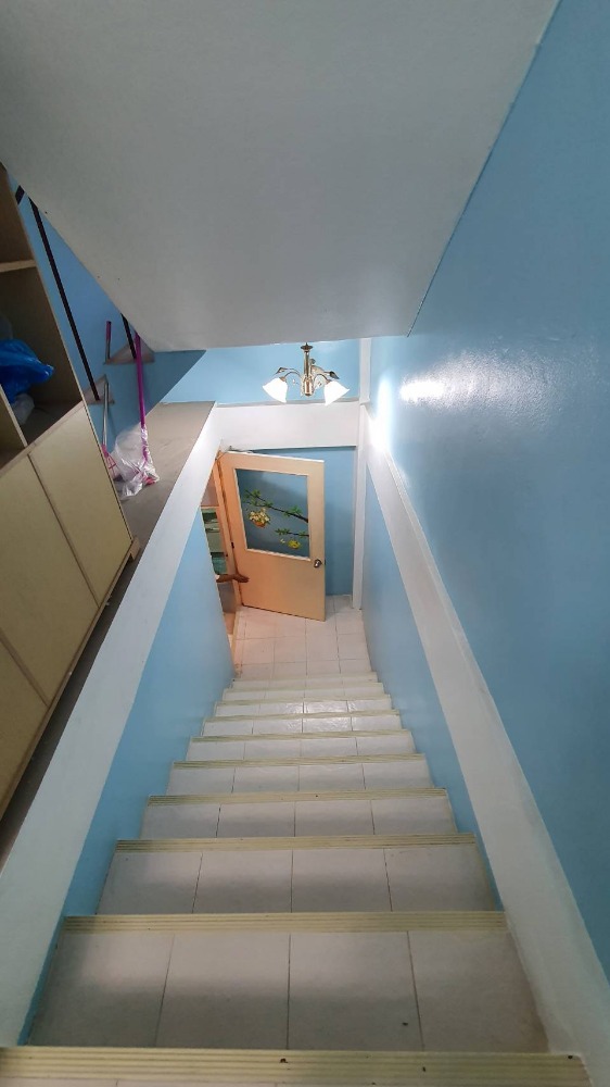 For SaleShop HouseWongwianyai, Charoennakor : Shophouse for sale, 3.5 floors, 2 units, adding a mezzanine and adding a rooftop, Soi Charoen Nakhon 49, suitable for an office or residence.