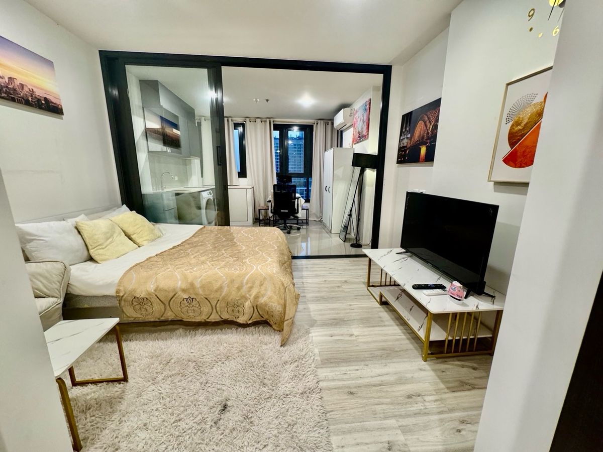 For RentCondoRatchadapisek, Huaikwang, Suttisan : 🔥Urgent for rent🔥XT Huai Khwang (short-term rental) Fully furnished, ready to move in immediately, near MRT Huai Khwang