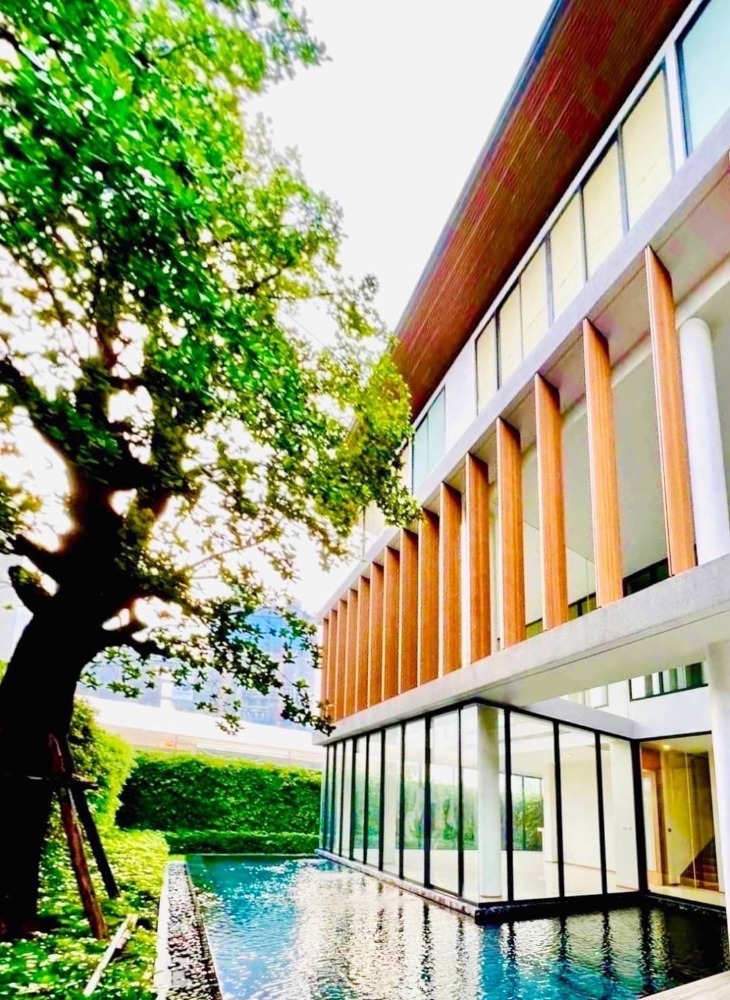 ขายบ้านพระราม 9 เพชรบุรีตัดใหม่ RCA : 🏡ขายบ้านเดี่ยว 3 ชั้น ระดับ Ultra Luxury ที่มีความเป็นส่วนตัว เพียง 20 ยูนิต ใจกลางพระราม 9 มั่นใจในระบบความปลอดภัย ด้วยรั้วไฟฟ้ารอบโครงการ พร้อม lift และ สระว่ายน้ำส่วนตัว