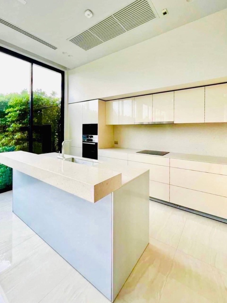 ขายบ้านพระราม 9 เพชรบุรีตัดใหม่ RCA : 🏡ขายบ้านเดี่ยว 3 ชั้น ระดับ Ultra Luxury ที่มีความเป็นส่วนตัว เพียง 20 ยูนิต ใจกลางพระราม 9 มั่นใจในระบบความปลอดภัย ด้วยรั้วไฟฟ้ารอบโครงการ พร้อม lift และ สระว่ายน้ำส่วนตัว