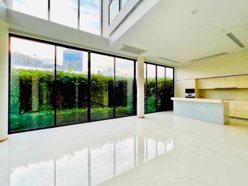 ขายบ้านพระราม 9 เพชรบุรีตัดใหม่ RCA : 🏡ขายบ้านเดี่ยว 3 ชั้น ระดับ Ultra Luxury ที่มีความเป็นส่วนตัว เพียง 20 ยูนิต ใจกลางพระราม 9 มั่นใจในระบบความปลอดภัย ด้วยรั้วไฟฟ้ารอบโครงการ พร้อม lift และ สระว่ายน้ำส่วนตัว