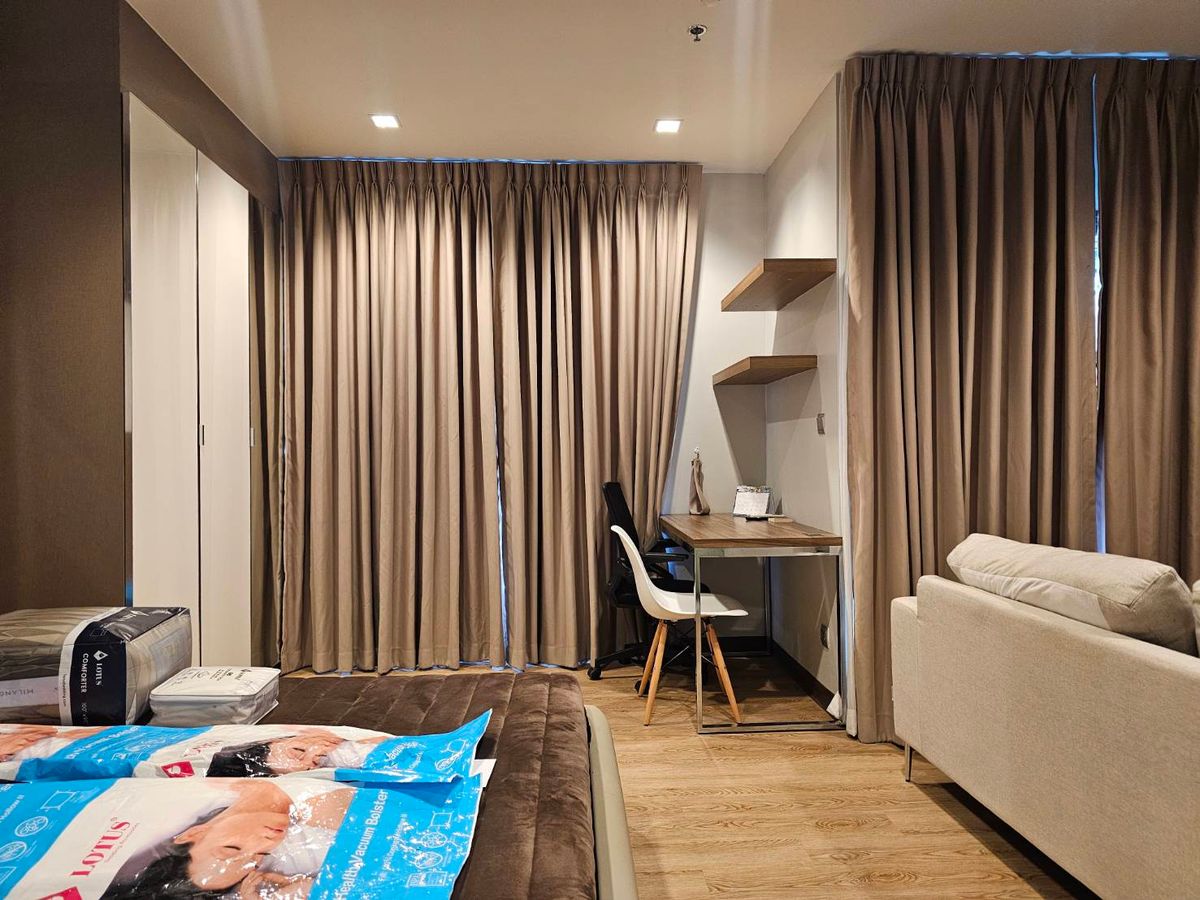 ให้เช่าคอนโดพระราม 9 เพชรบุรีตัดใหม่ RCA : (for rent) Life Asoke-Rama 9 ใกล้ MRT พระราม 9 300ม.