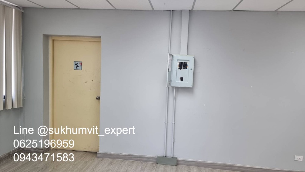 For RentOfficeWitthayu, Chidlom, Langsuan, Ploenchit : BTS Ploenchit Nana, good location, office for rent, 500 sq m, good price 650 baht/sq m.