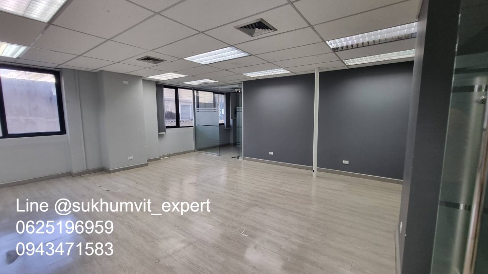 For RentOfficeWitthayu, Chidlom, Langsuan, Ploenchit : BTS Ploenchit Nana, good location, office for rent, 250 sq m, good price 650 baht/sq m.