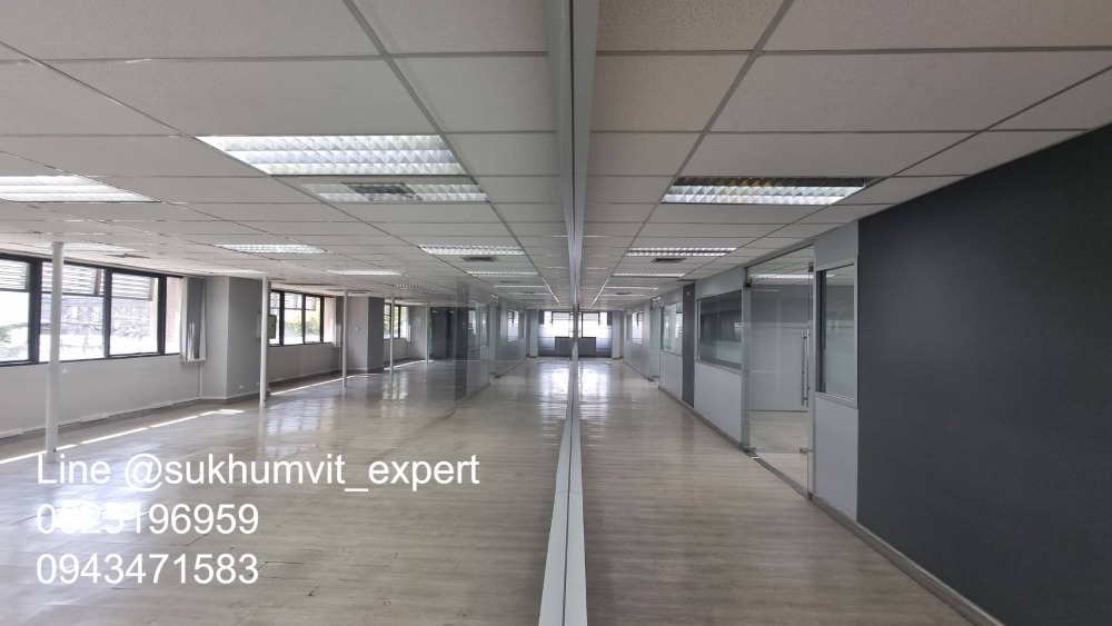 For RentOfficeWitthayu, Chidlom, Langsuan, Ploenchit : BTS Ploenchit Nana, good location, office for rent, 250 sq m, good price 650 baht/sq m.