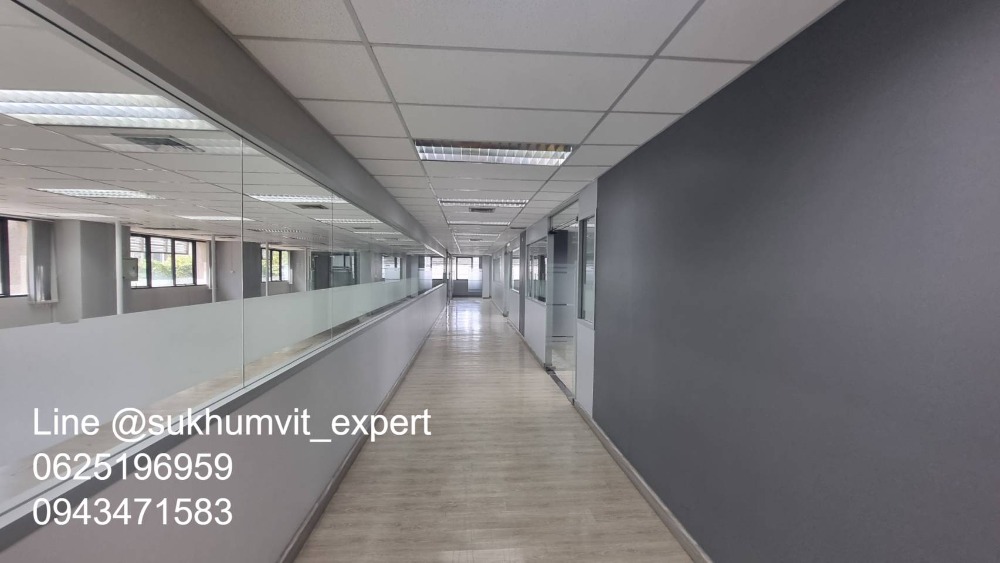 For RentOfficeWitthayu, Chidlom, Langsuan, Ploenchit : BTS Ploenchit Nana, good location, office for rent, 250 sq m, good price 650 baht/sq m.